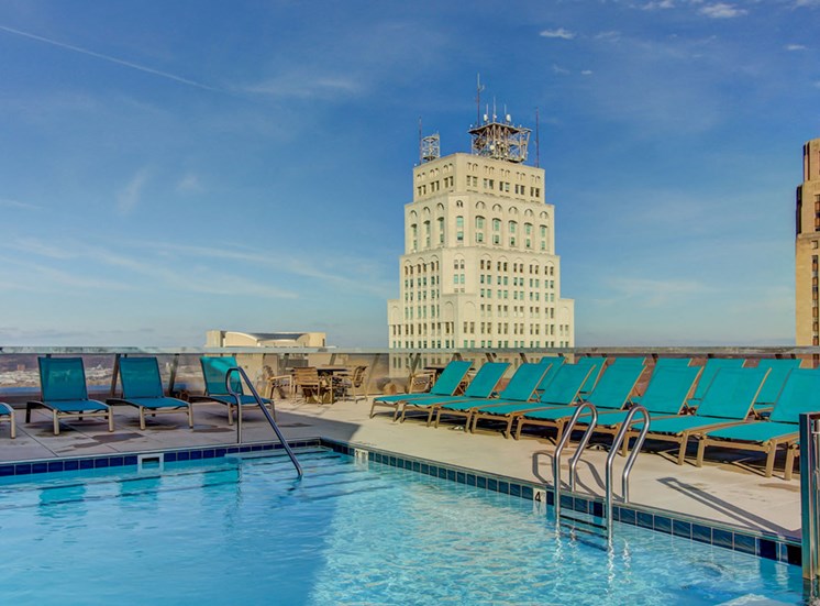 apartment with the tallest rooftop pool in kansas city mo